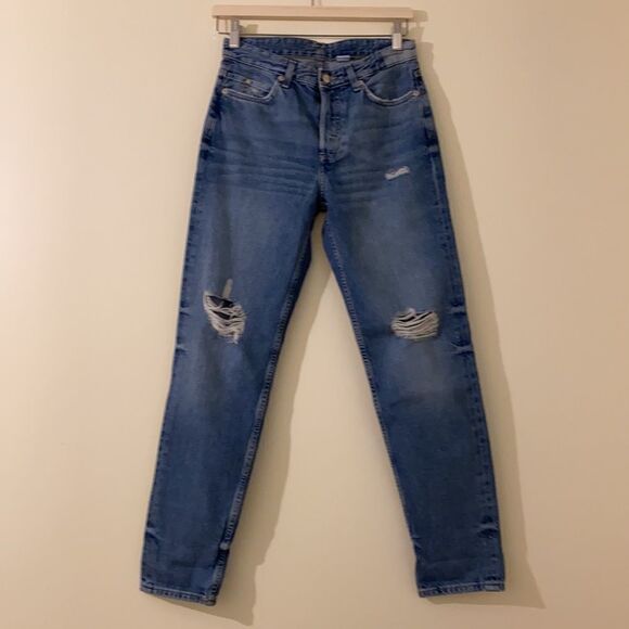new H&M denim blue distressed jeans . Size 0. NWOT. - Picture 6 of 8